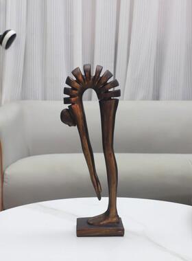现代简约抽象树脂弯腰客人雕塑摆件玄关书物房酒店1077软装厅家居