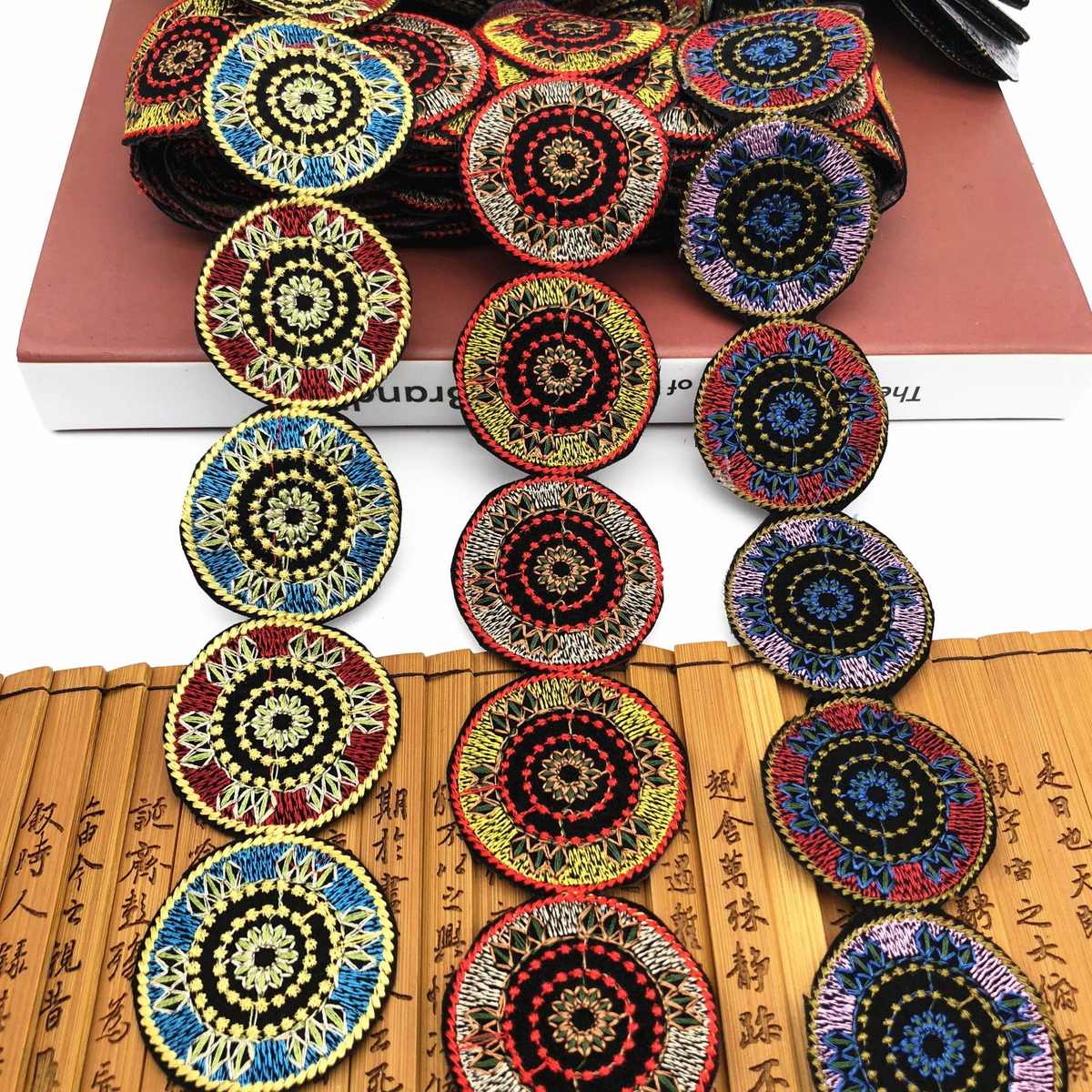 圆圈服装辅料花边包包新款民族条码 风复古 彩色厂家刺绣 绣花
