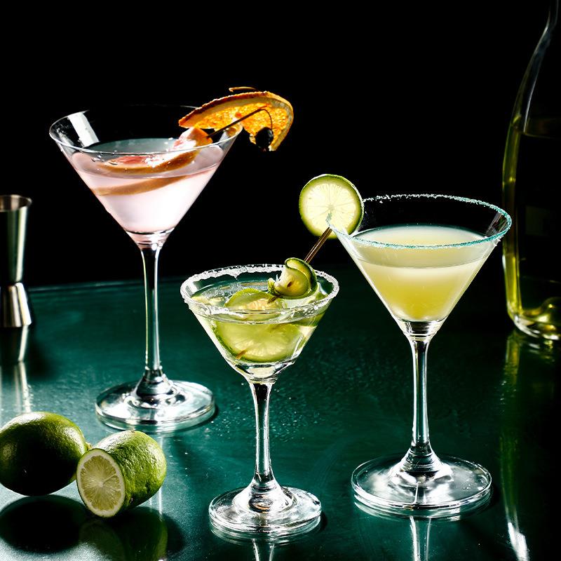 Corner glass wine glass crystal high footed cup水晶高脚杯 - 实物图