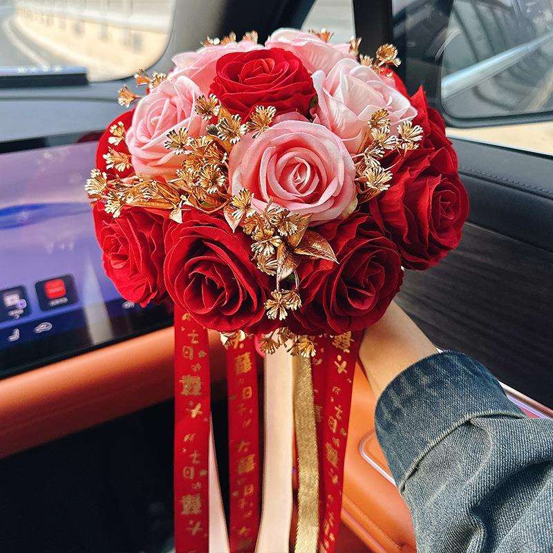 中式新娘手捧花金色仿真花束假花婚礼接亲秀禾搭配摄影装饰道具
