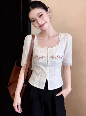法式独特蕾丝花边拼接绣花白色衬衫女2026春夏超好看温柔中袖上衣