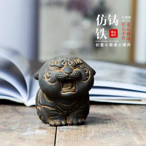 创意仿铸铁迷你老虎摆件国风生肖虎小萌虎可爱桌面小摆件手工雕塑