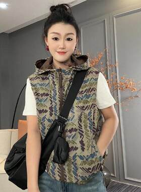 时尚休闲宽松印花连帽马甲女春季简约薄料百搭双面穿迷彩花上衣潮