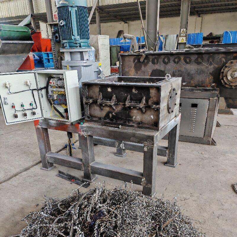 工业固废电子垃圾破碎分选金属塑料铣床加工铁削粉碎用小型撕碎机