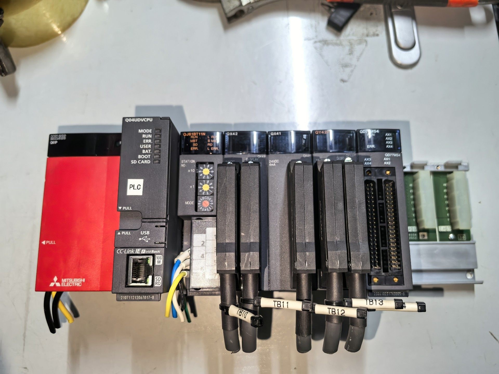 三菱 PLC Q系列 21年份标价为整套价格可议价