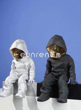 现代秘轻神人物抽象板男孩摆CPI件样房售楼部玄关大堂雕塑艺术装