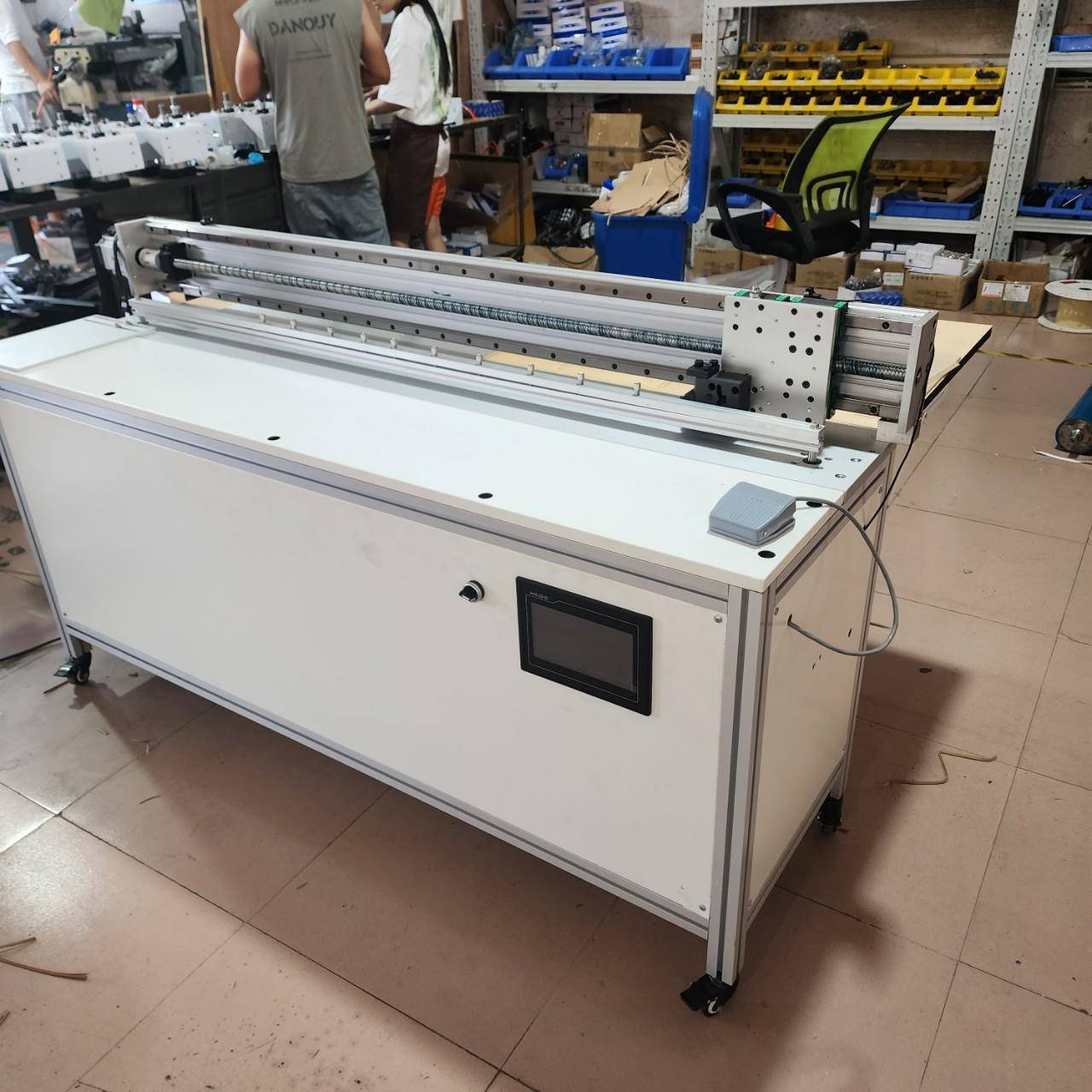 1300伺服V槽打样机 中纤板密度板V槽打样机 专利产品