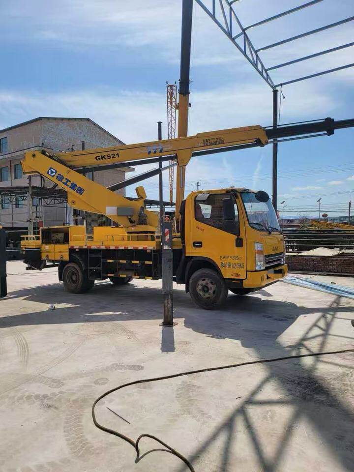 12月27日太原徐工高空作业车一台作业高度21.6米带遥控器带两米大框手续齐全网络拍卖公告