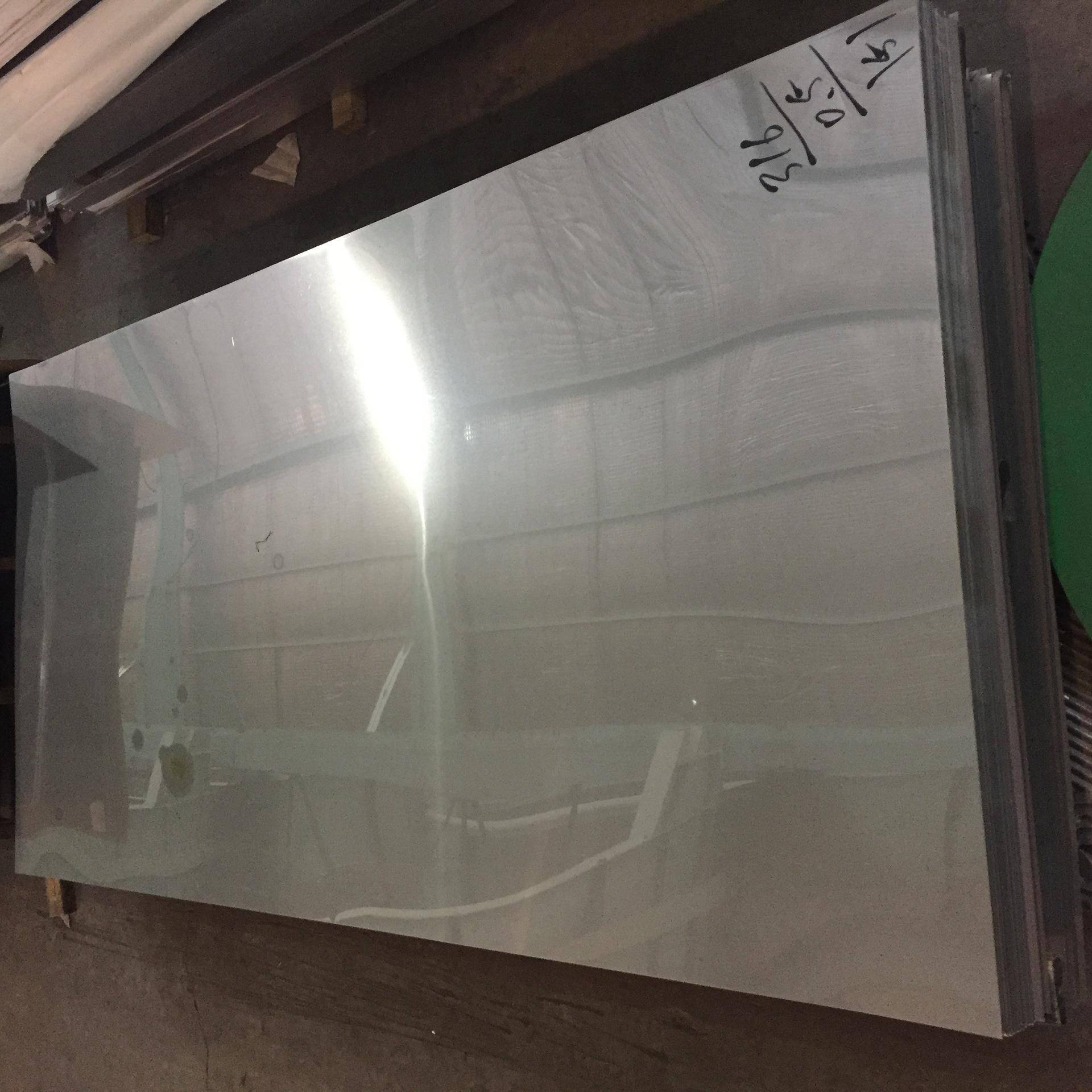 现货不锈钢304201不锈钢板镜面拉丝板中厚板材冷轧热轧不锈钢板