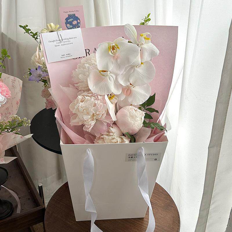 原创白色字母手提袋牛皮纸袋花店花束装花礼品袋鲜花包装手拎袋