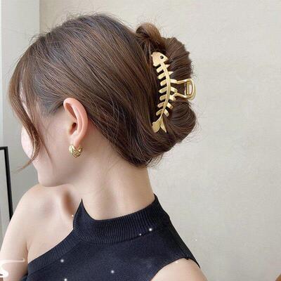 French romantic and elegant ginkgo leaf earrings fashion pea