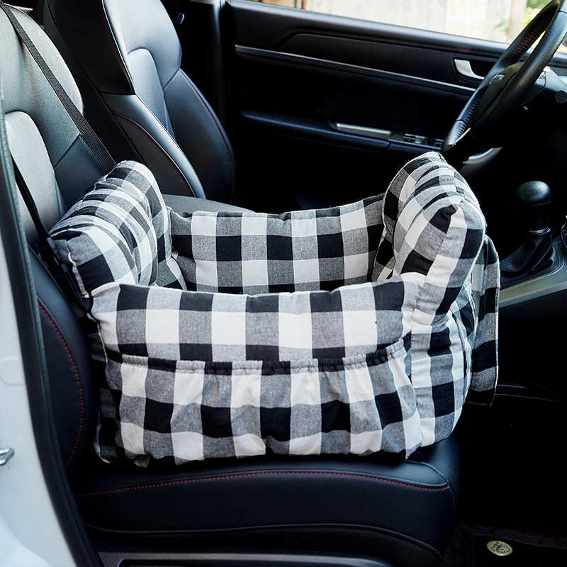 车载狗窝猫窝便携式新款外出专用宠物垫子小型犬四季通用