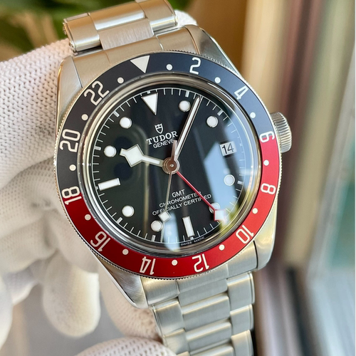 [9.8新]帝舵碧湾系列可乐圈精钢自动机械男表M79830RB-0001