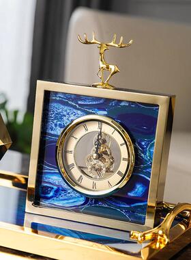 欧式厅桌面座色合客金946小鹿摆钟台美式床头柜装饰品摆金件商务