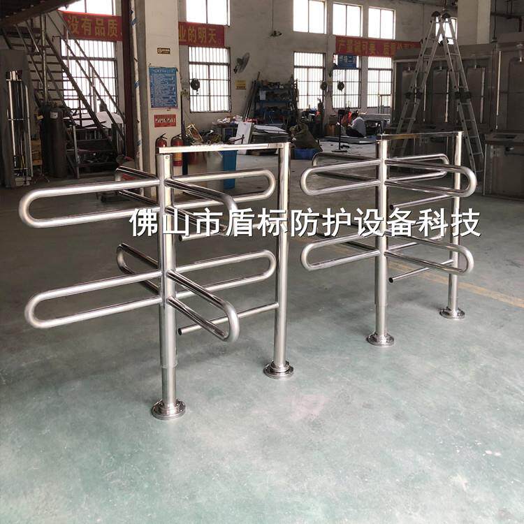 工厂门口通道单向旋转闸不锈钢十字栅栏回转门行人出入单向管控门