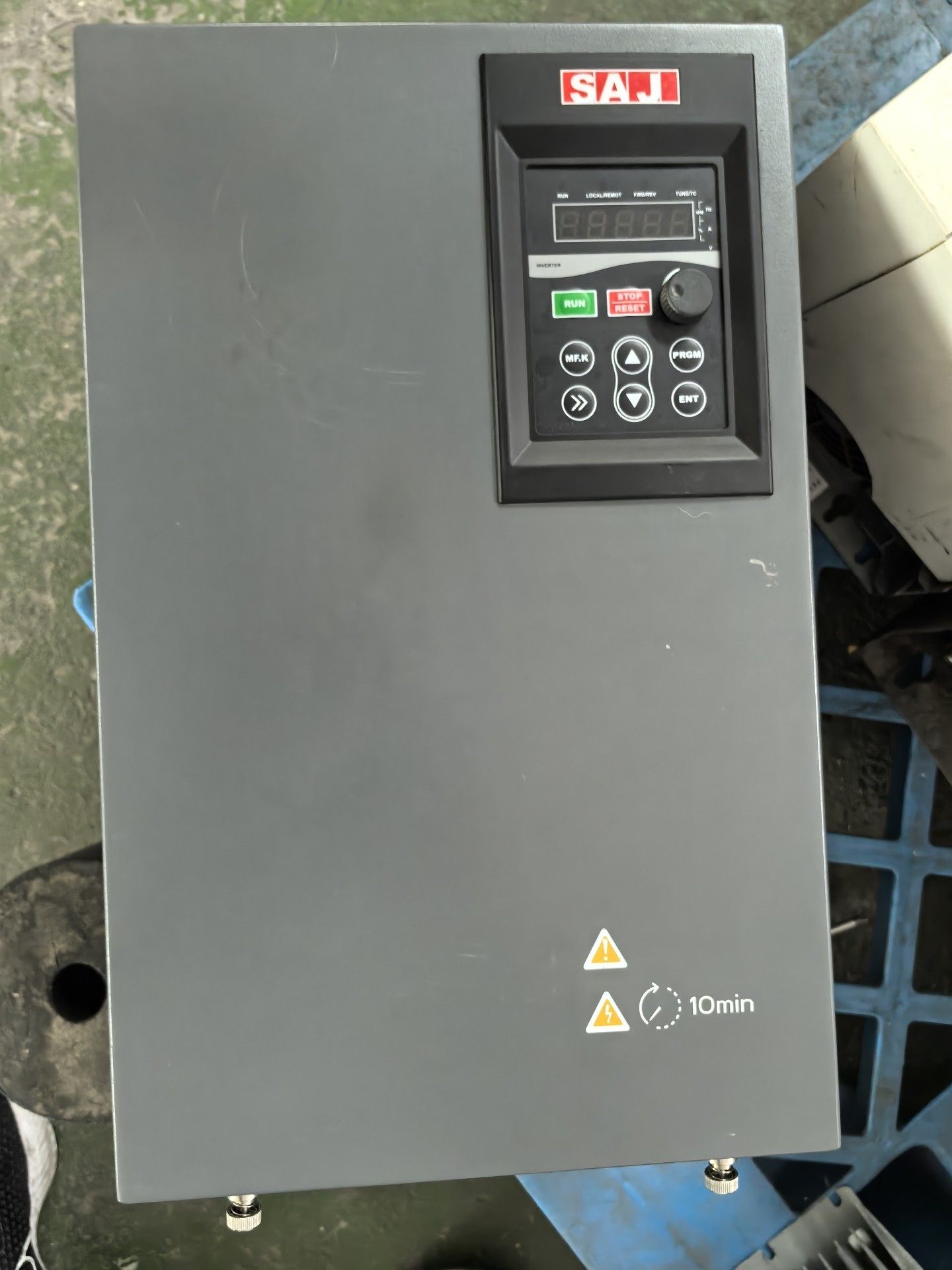 三晶变频器37KW，型号VM1000-4T037G/045P