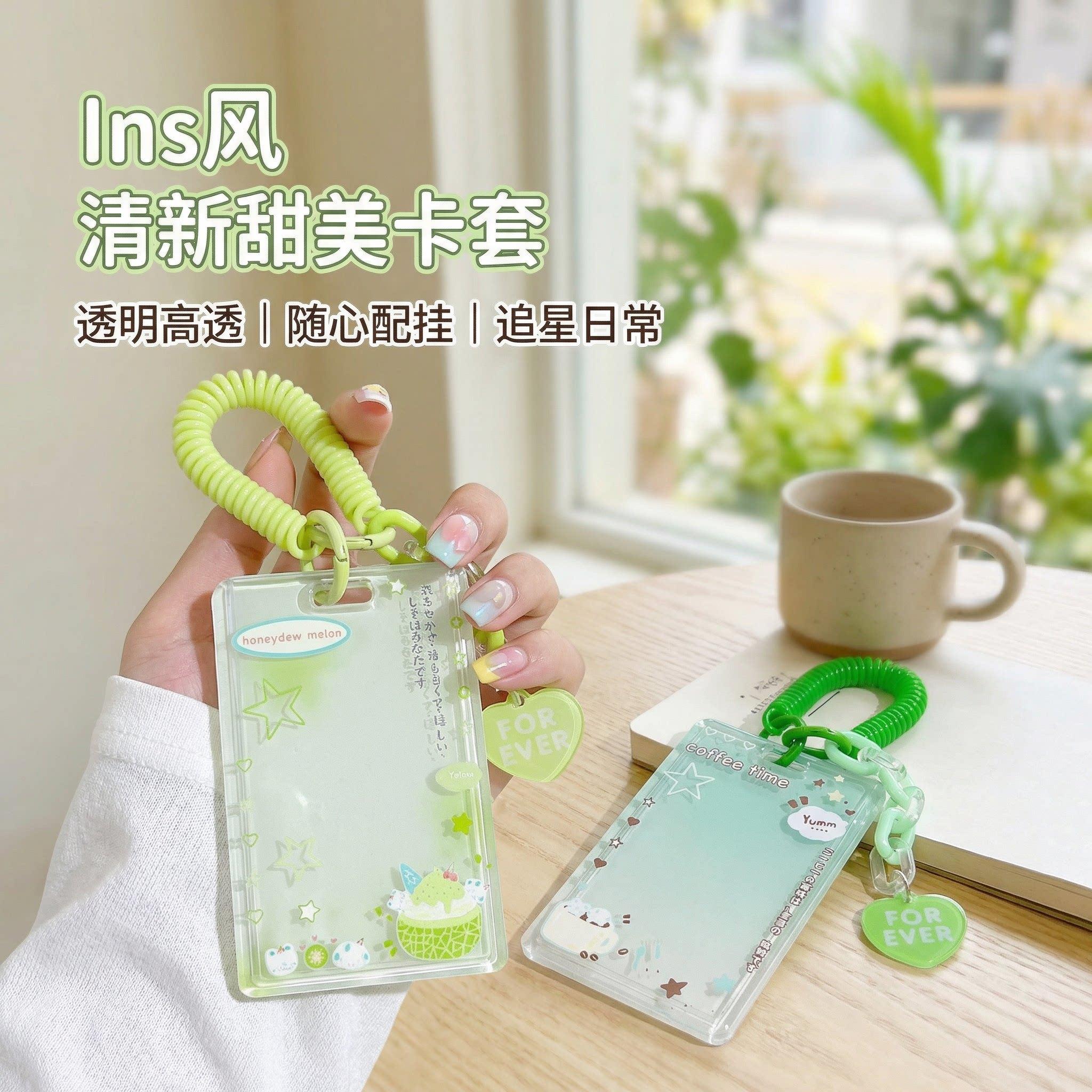 卡套ins风追星挂书包小卡卡套女生高颜值装卡片身证保硬壳卡套滑盖透明图片