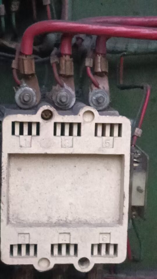 4月30日金华处置报废废旧动力柜2个，电箱1个，铜芯线80米左右打包处理网络拍卖公告