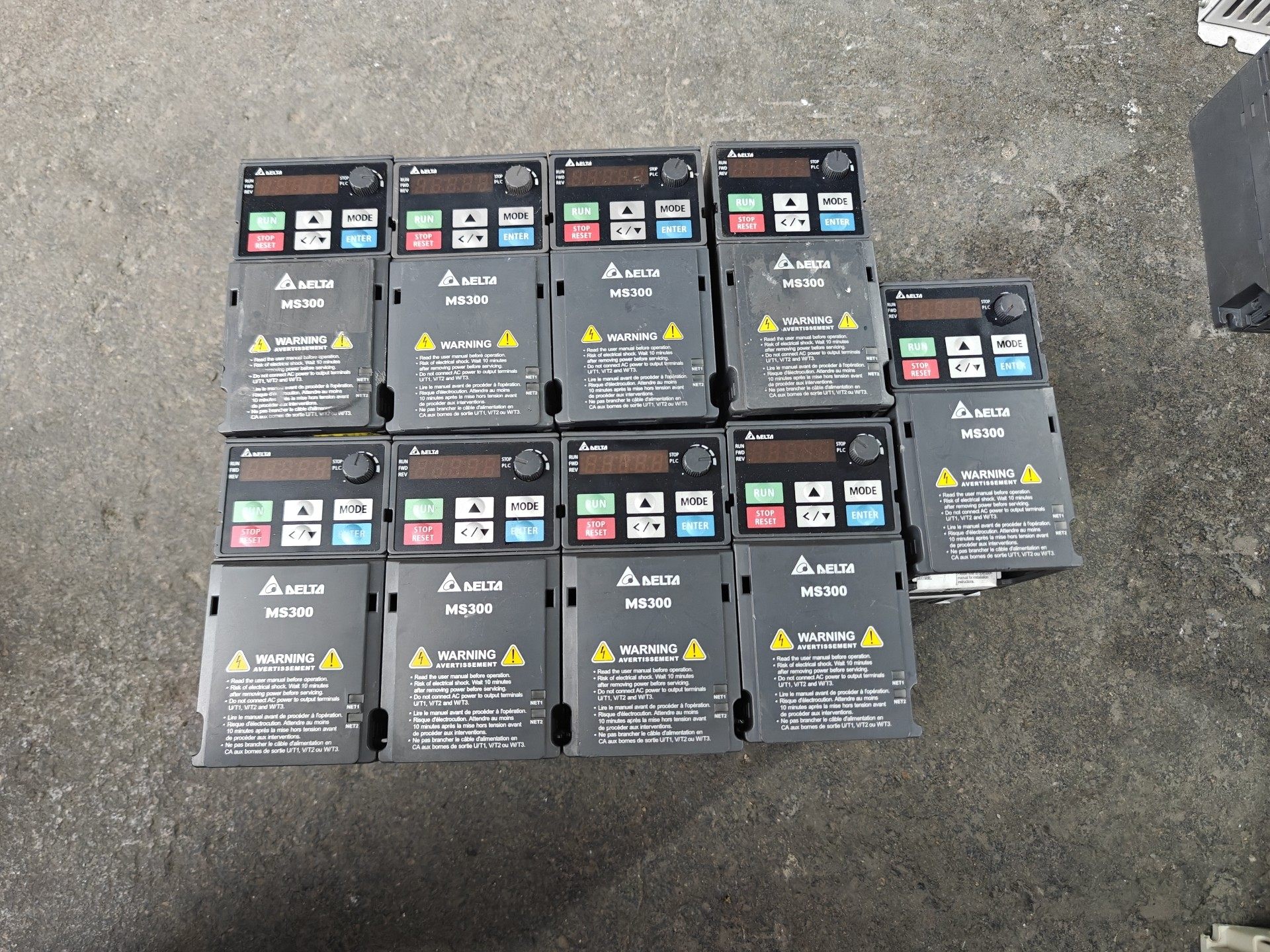 台达变频器 实物图 功能包好 成色不错 VFD2D7MS43