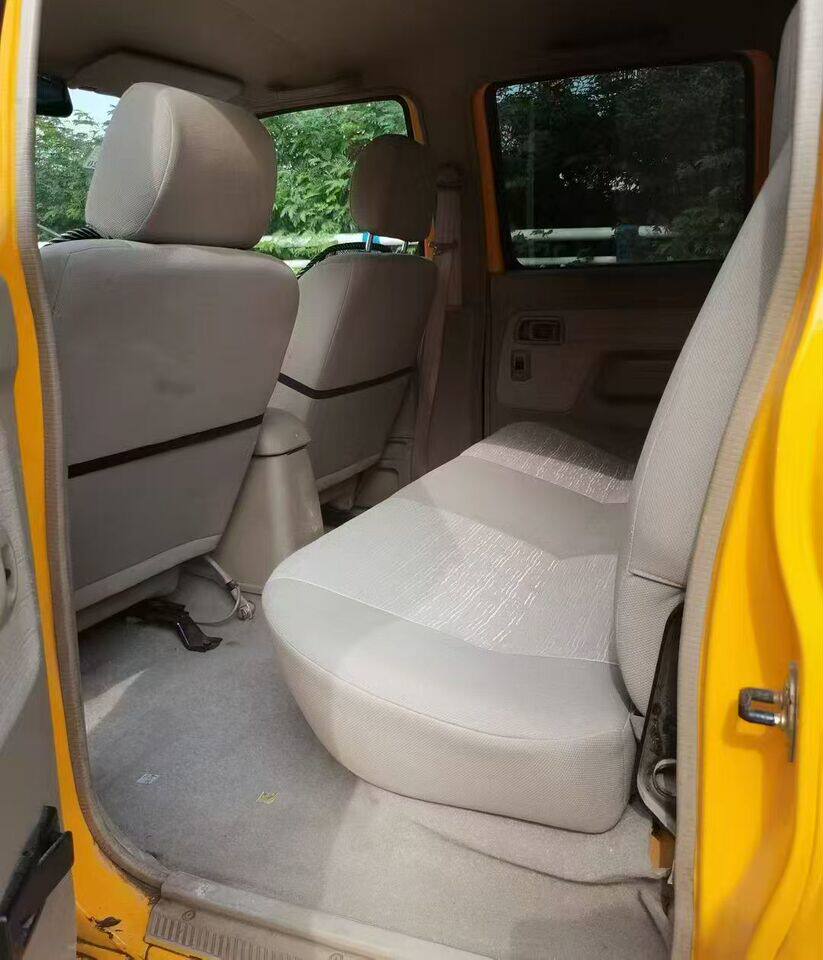 3月2日南宁16年上牌东风锐骐多功能车厢式皮卡网络拍卖公告