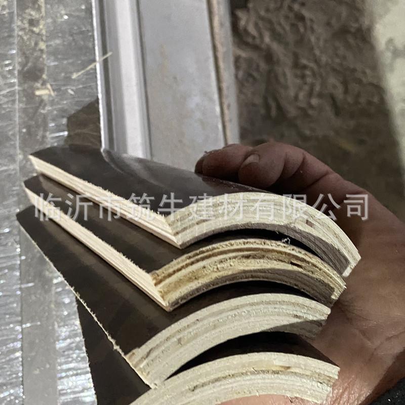 角箱倒zn001角模板加焦固，作箱涵涵底板内倒模板