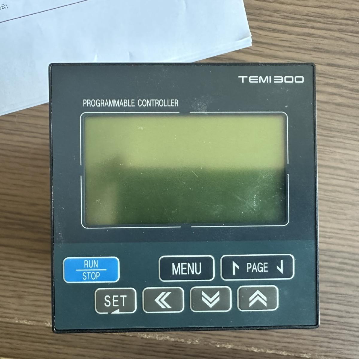 全新温湿度控制器TEMI300高温控制仪表包安装