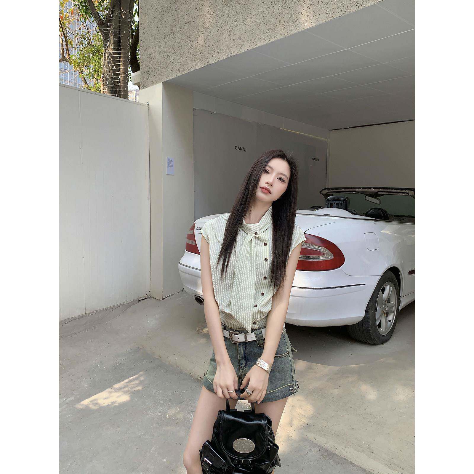 Joeyoo夏季新款设计感带领带单排扣绿条纹衬衫女无袖坎肩气质上衣