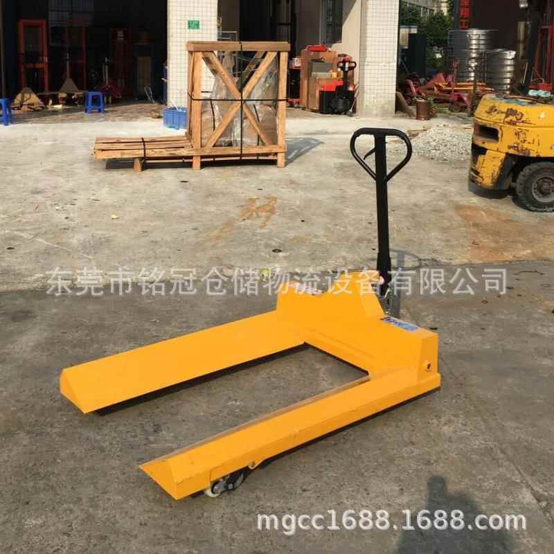 动叉车厂家生供纸应筒叉车便捷纸卷搬运车操作产COV简单手手动叉