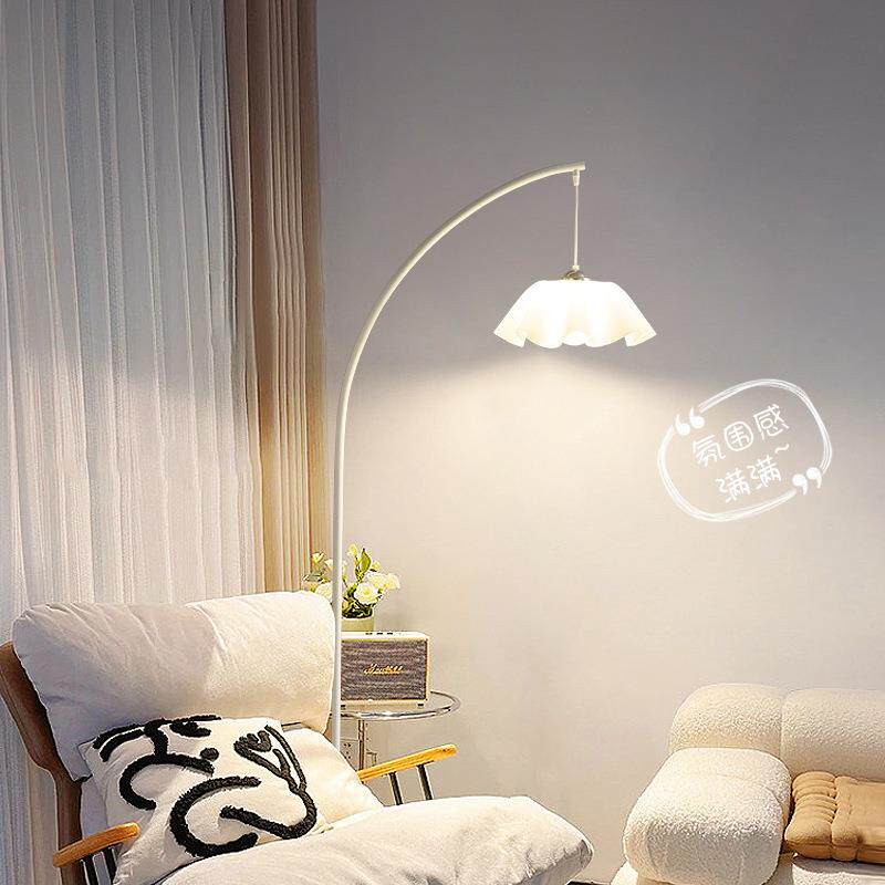法式奶油风落地灯现代简约床头书房阅读灯客厅沙发旁装饰立式台灯