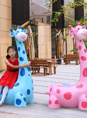 色户外景区钢意卡通小猪狗熊猫坐凳景观装坐凳饰雕塑商场玻璃特座