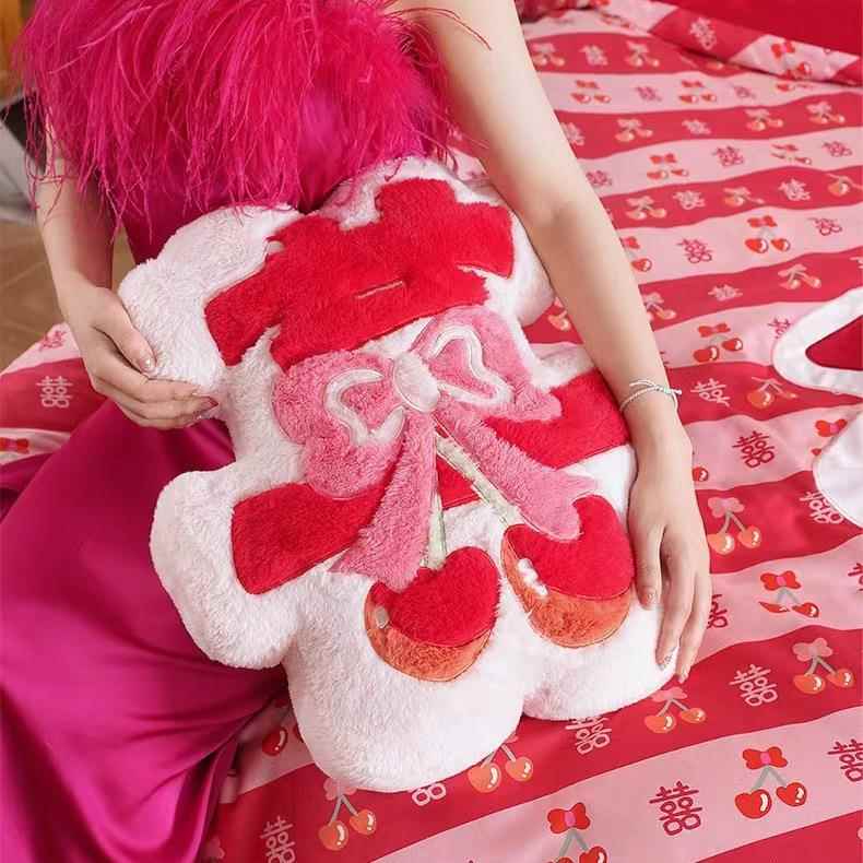 婚桃喜字抱枕新婚房布置装饰沙发樱靠垫压床18722809娃娃床上结靠