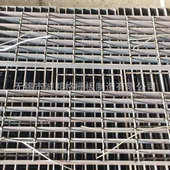 防滑钢格栅板 热镀锌钢格板沟盖板平台踏步板不锈钢楼梯踏步板