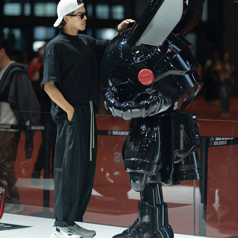 robbi兔酒吧巴阿斯顿太空家居落地红装饰马丁博斯雕塑开业月光网