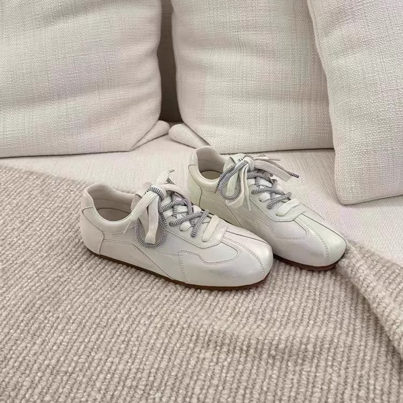 校园轻便软底百搭休闲小白老爹鞋