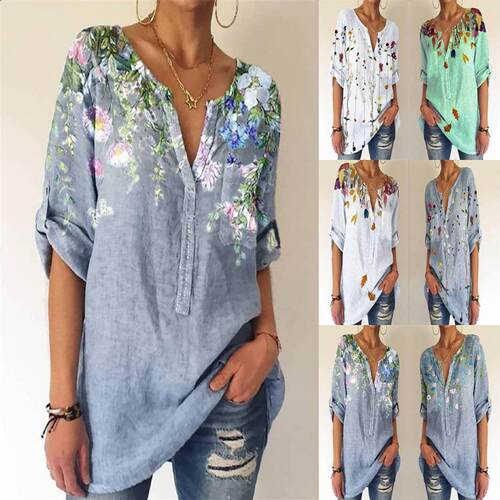 Women's top with printed collar and seven quarter