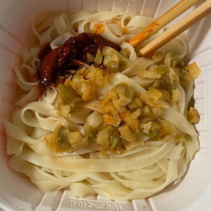 顾大嫂即食免煮冲泡面拌面炸酱面馄饨馄饨懒人早餐夜宵泡面桶装