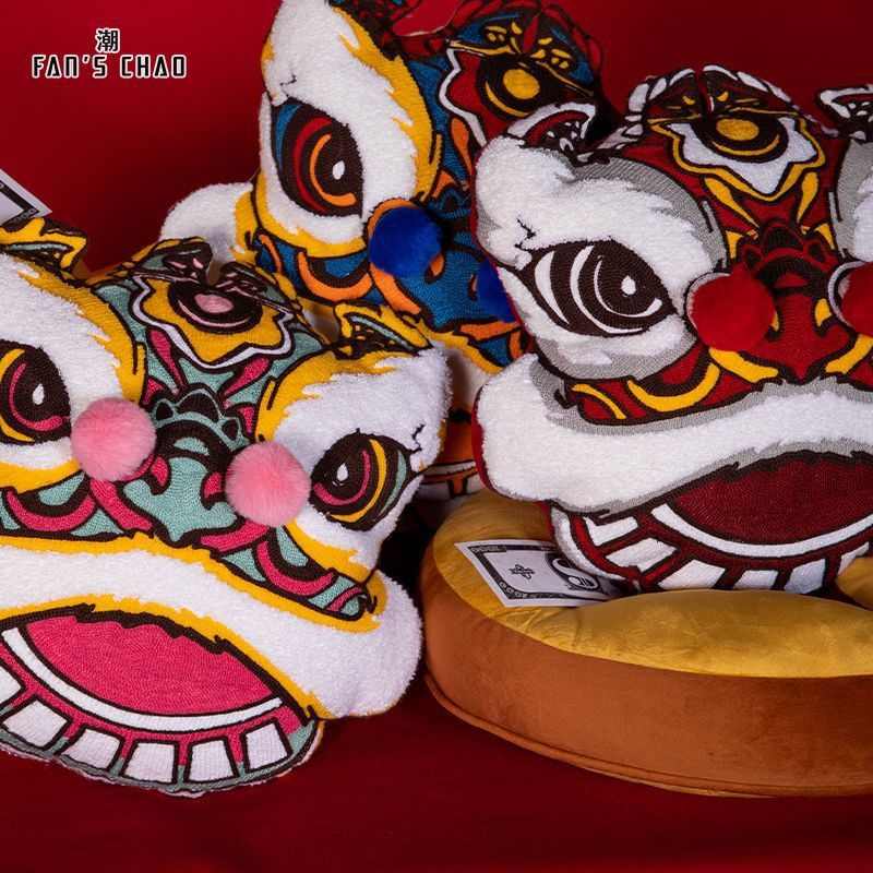 国潮狮子头抱枕3D醒狮新中式喜庆沙发靠垫结婚创意中国风刺绣靠枕