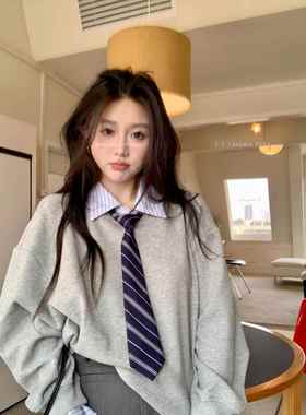 Vega Chang日式学院风条纹领带衬衫/夹克/运动衫独家搭配