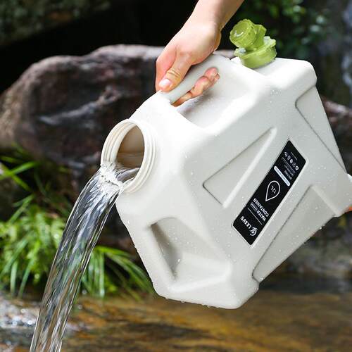 新款直销12升pe户外水桶露营家用饮水桶储水纯净水桶带龙头车载自