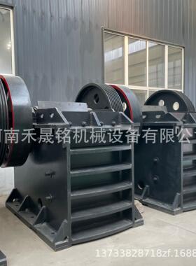 中小型碎石机鄂式破石机柴油移动砂石颚式破碎机可配多层振动筛