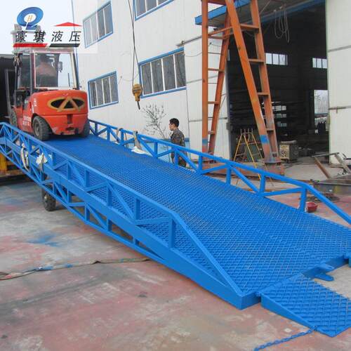 厂家供应现货码头仓库装卸登车桥升降板移动折叠式集装箱卸货平台