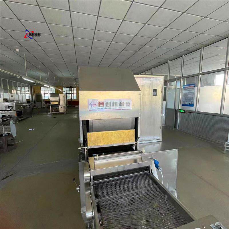 诸城春卷皮机生产厂家创业好项目大型全自动方形春卷皮机现场试机