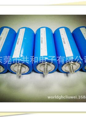 2.7V3000F超级电容器6串联，用于车辆发动机起动
