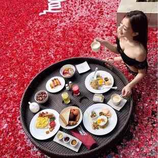 白色藤编宿漂水上托盘网浮联系客服红民酒店早餐温泉别墅游泳午池