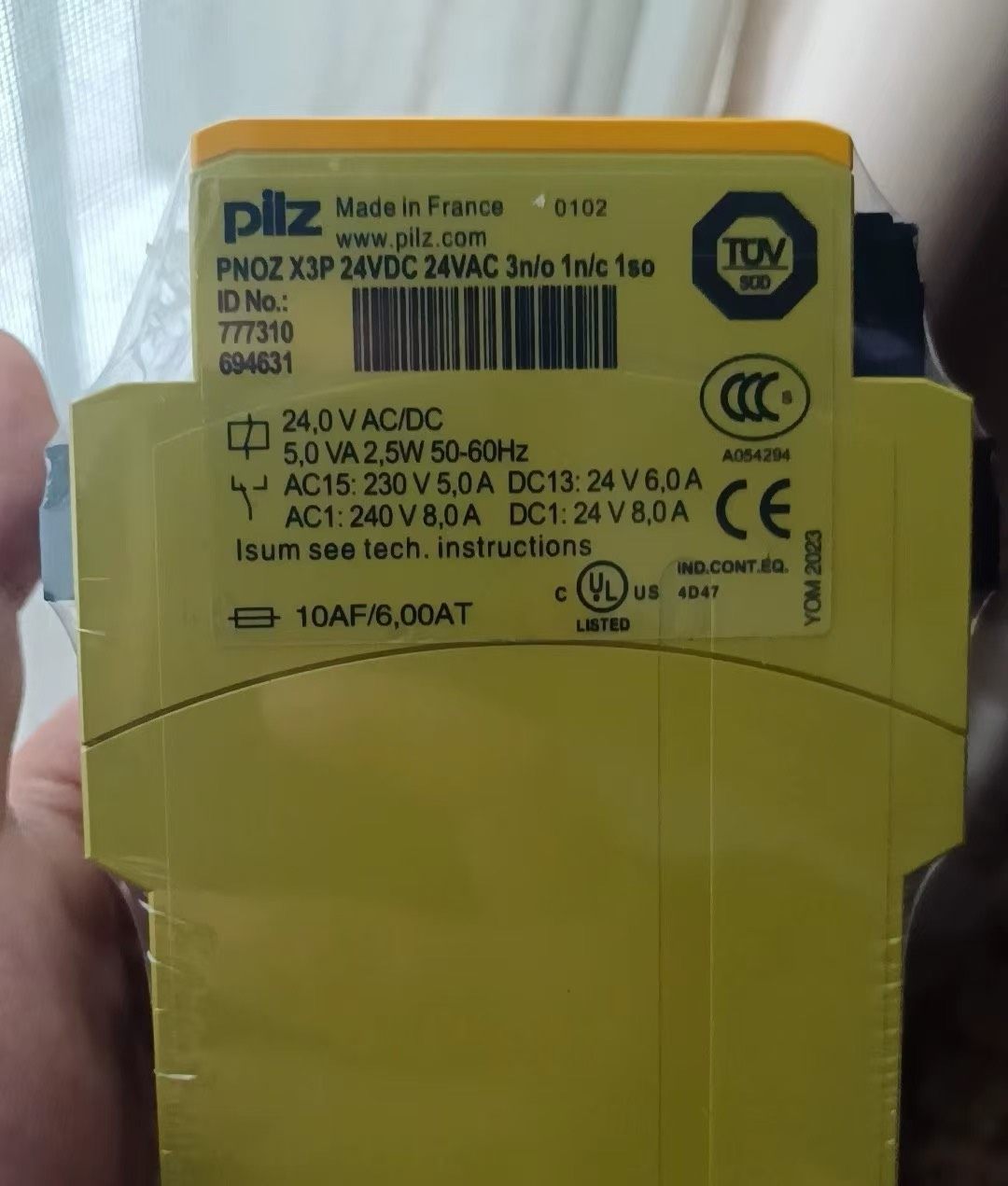 PILZ皮尔磁  现货 订货号774300 全新未开封