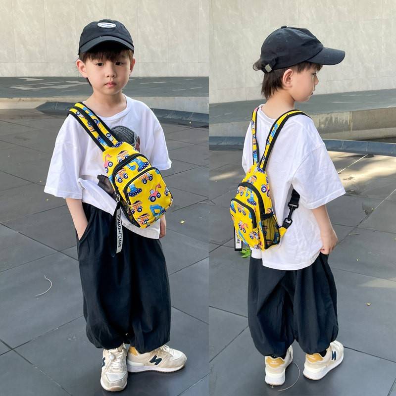 小学生旅游小背包卡通挖机男童胸包春游秋游暑假外出休闲迷你背包