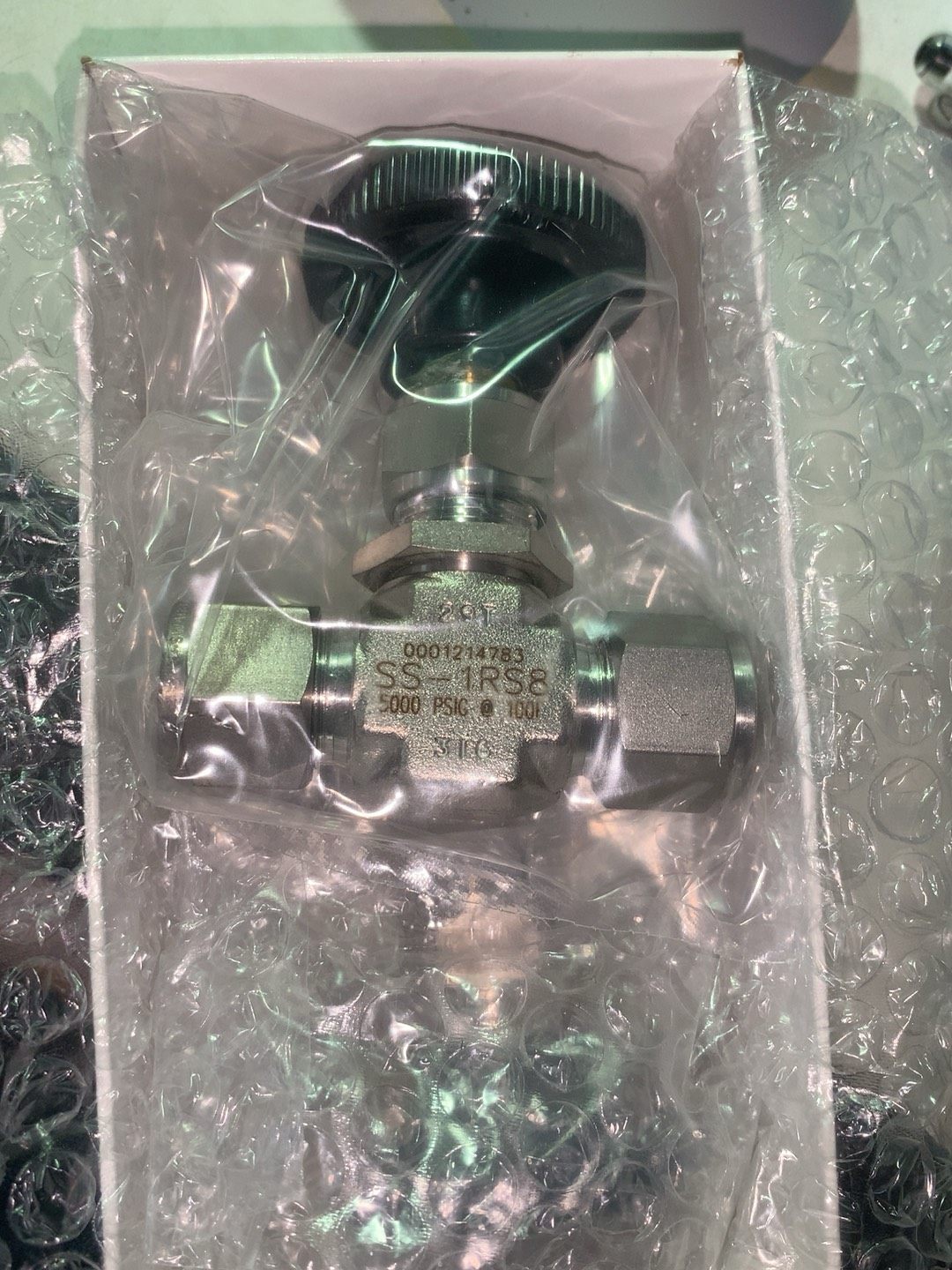 世伟洛克SS-1RS8，不锈钢整体式阀帽针阀，0.73 Cv