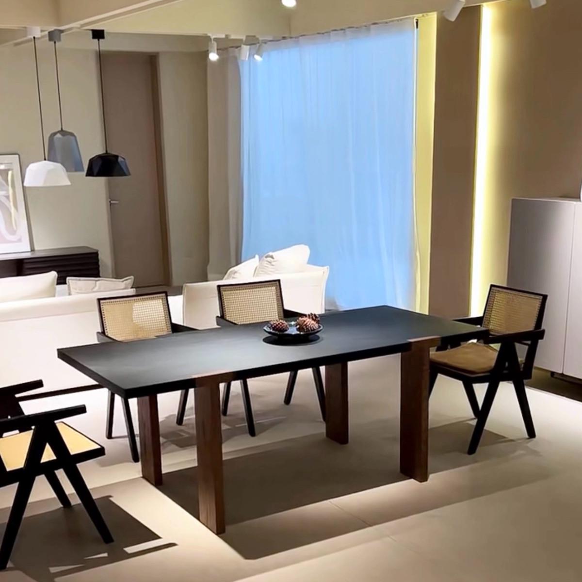 北欧轻奢实木餐桌中古设计师简约侘寂风办公桌长桌洽谈工作台书桌
