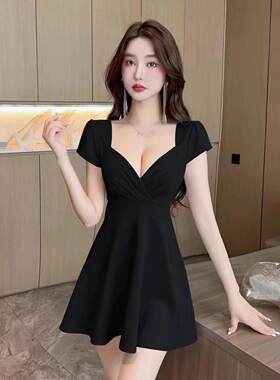 露胸连衣裙女性感露背领低胸收腰显瘦短袖字短裙足浴技师工作服