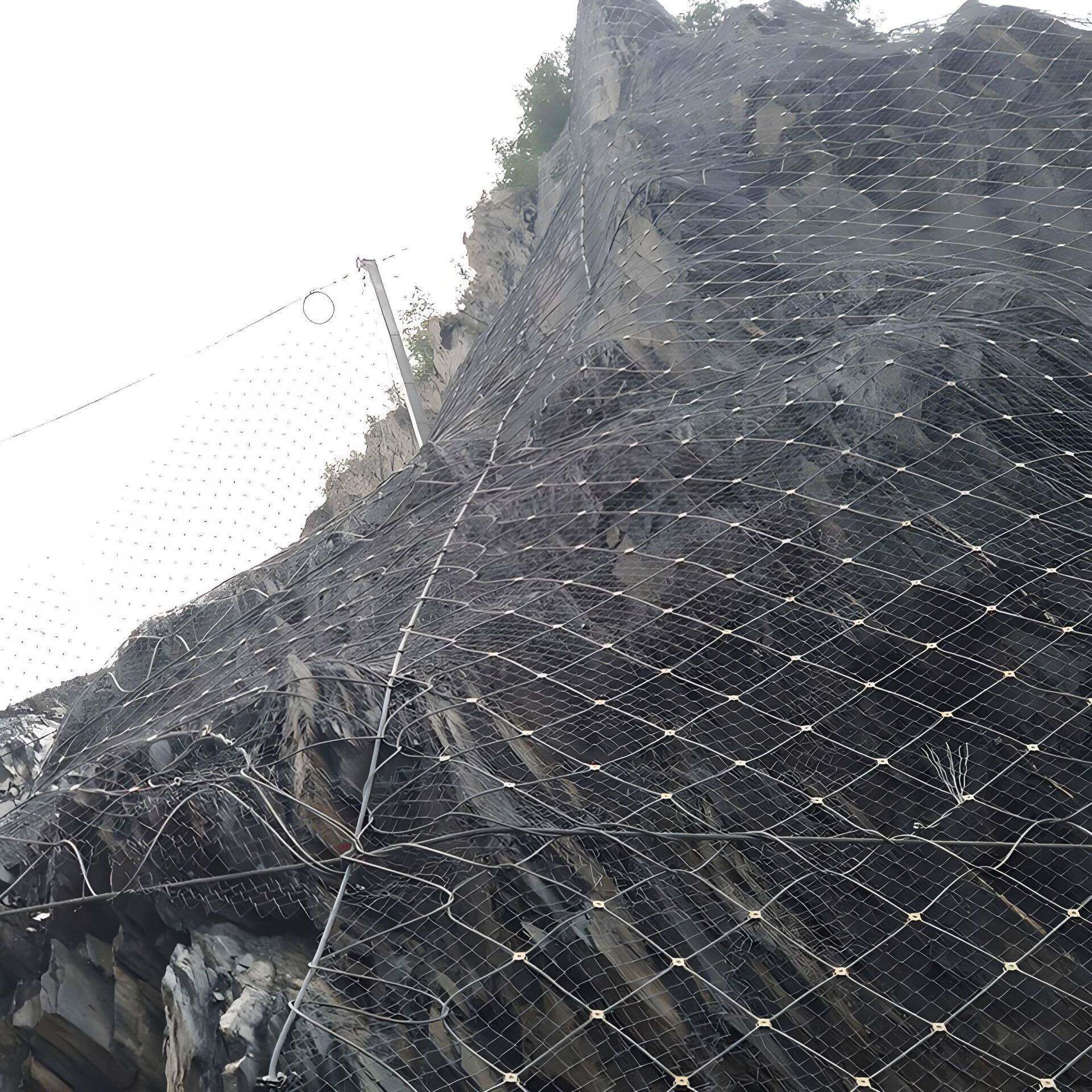 主动边坡防护网公路铁路防山坡落石防护网主动拦截保护网